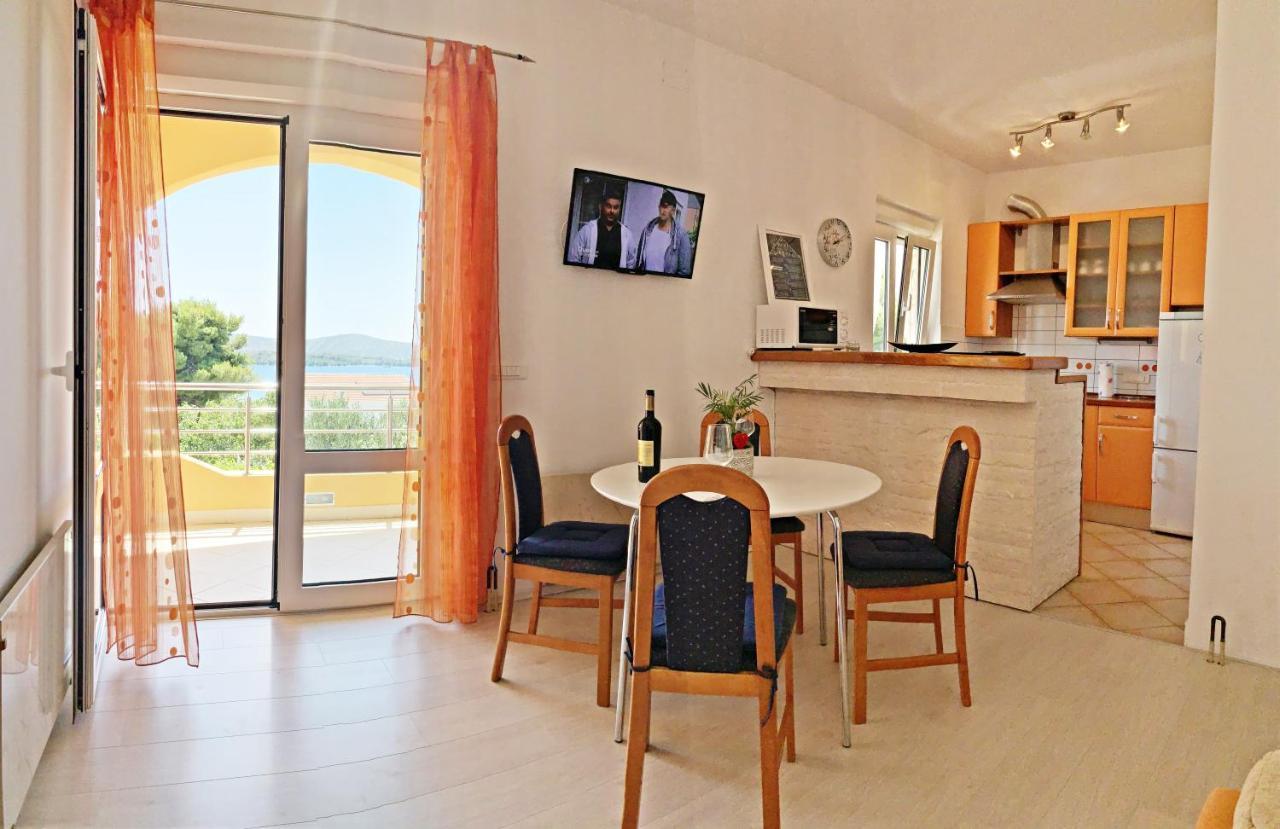 Apartments Villa Ra ザボリッチ エクステリア 写真