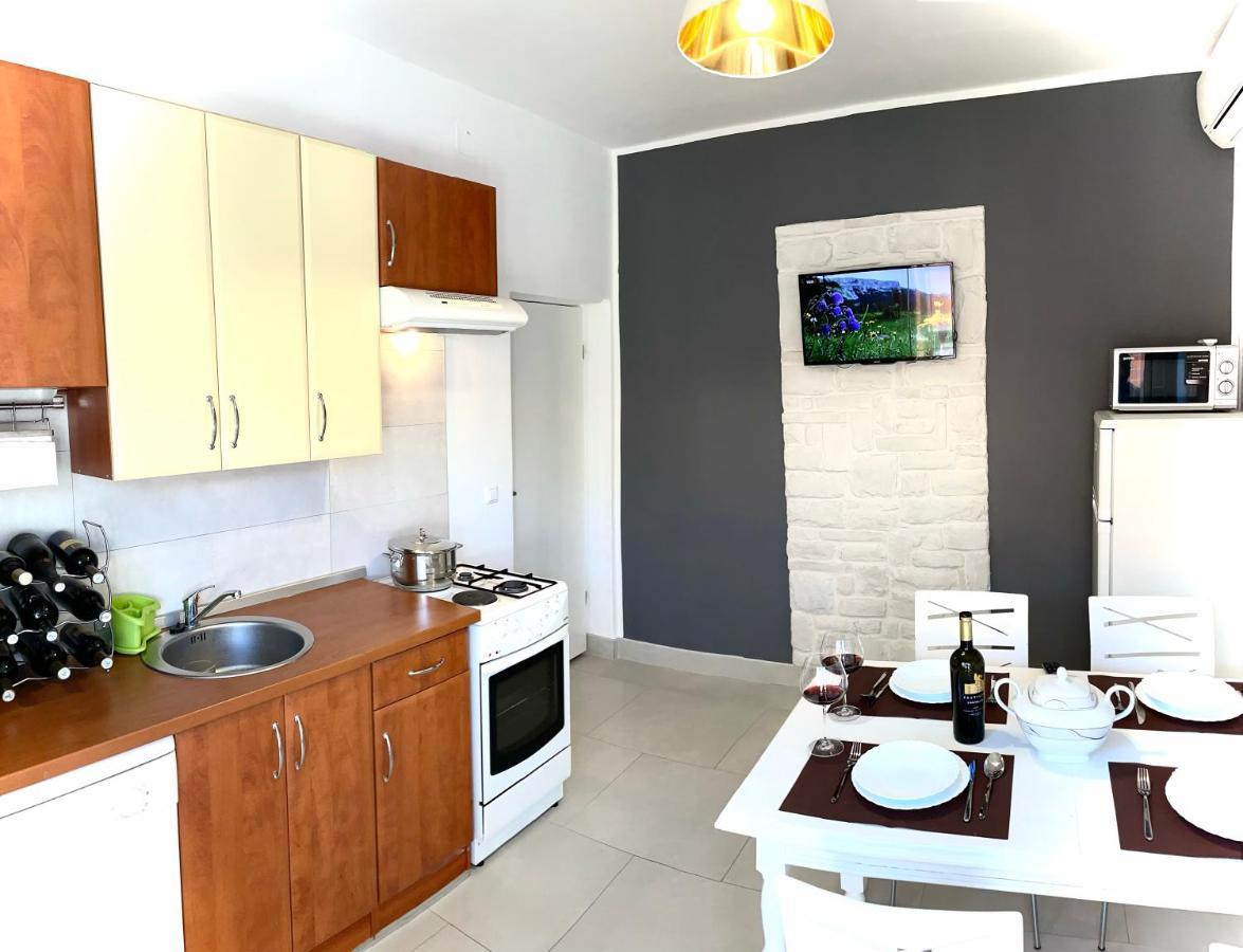 Apartments Villa Ra ザボリッチ エクステリア 写真