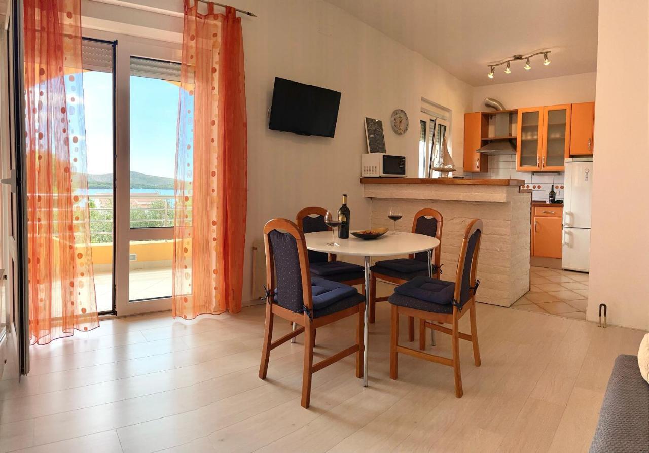 Apartments Villa Ra ザボリッチ エクステリア 写真
