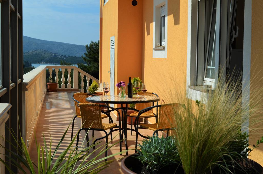 Apartments Villa Ra ザボリッチ エクステリア 写真