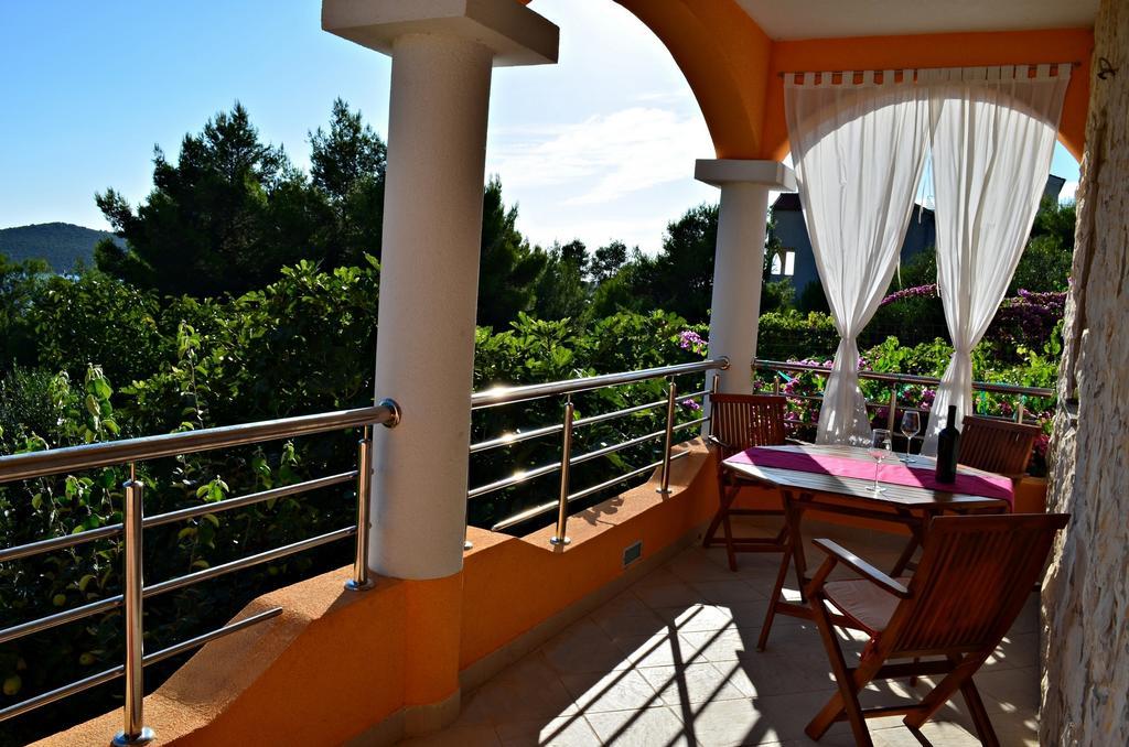 Apartments Villa Ra ザボリッチ エクステリア 写真