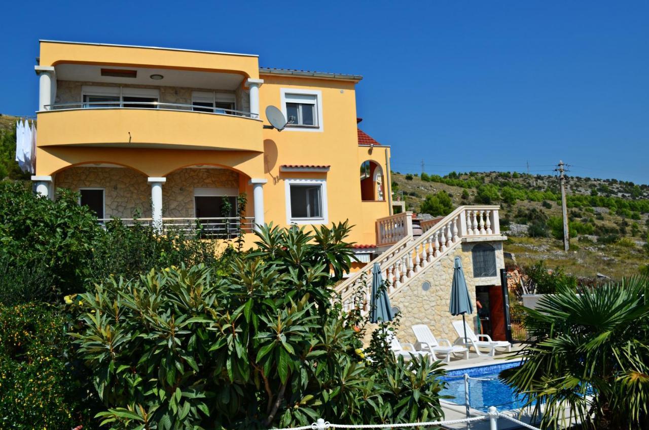 Apartments Villa Ra ザボリッチ エクステリア 写真