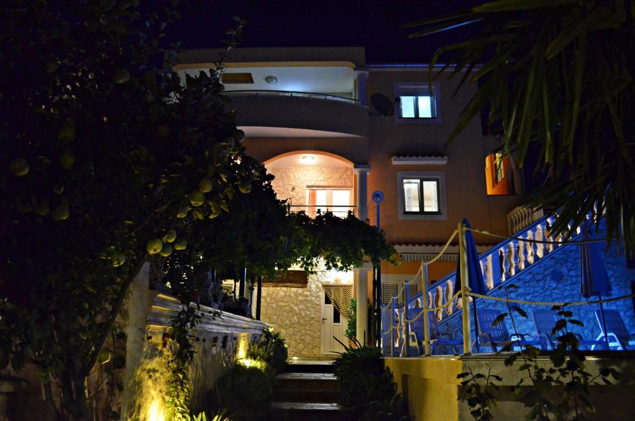 Apartments Villa Ra ザボリッチ エクステリア 写真