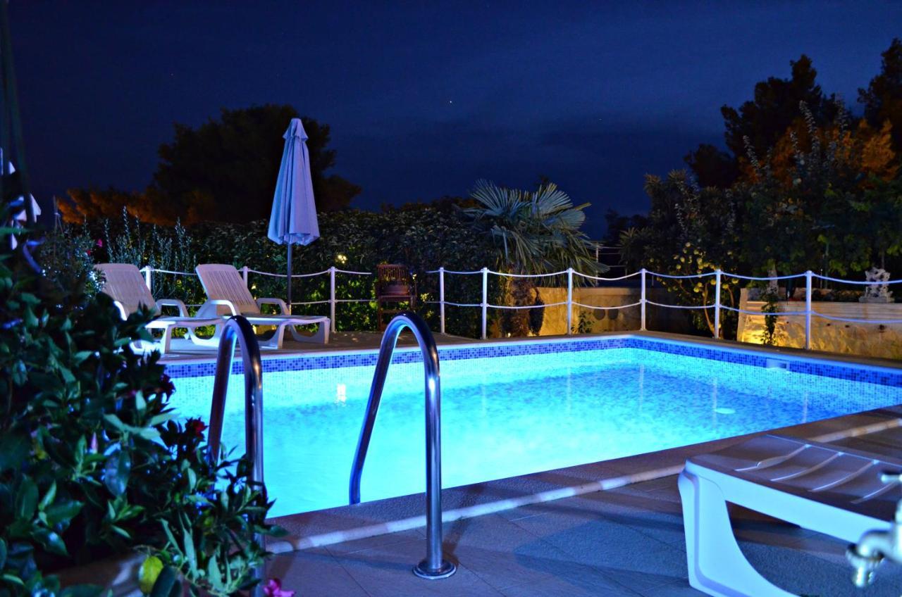 Apartments Villa Ra ザボリッチ エクステリア 写真