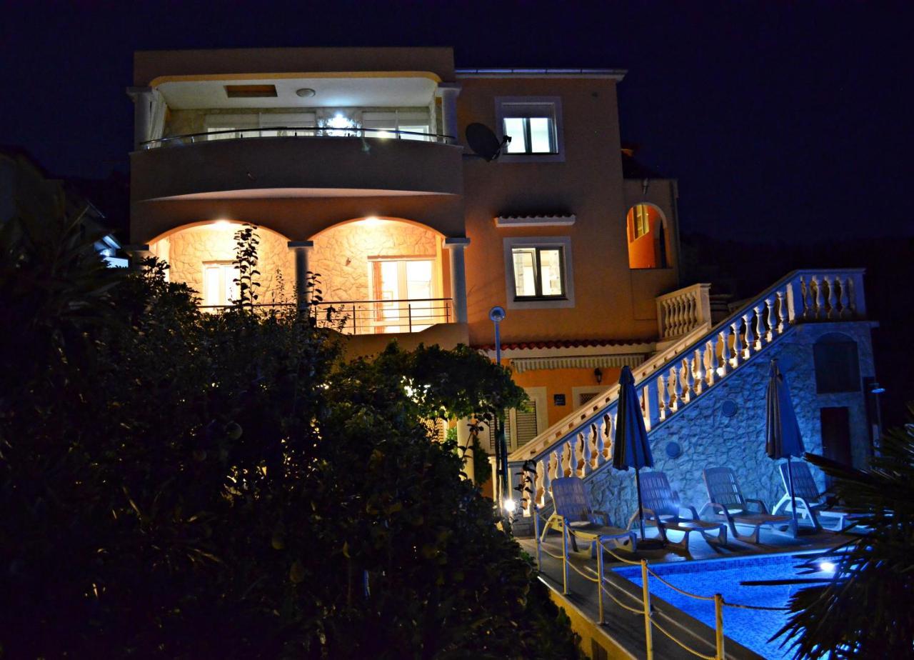 Apartments Villa Ra ザボリッチ エクステリア 写真